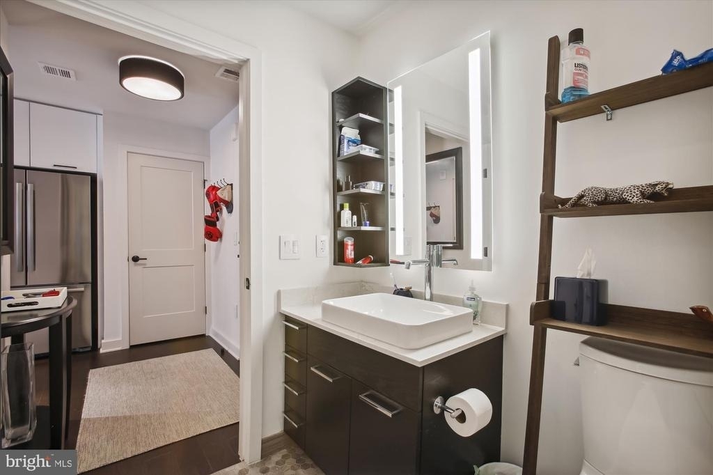 70 N Street Se - Photo 25