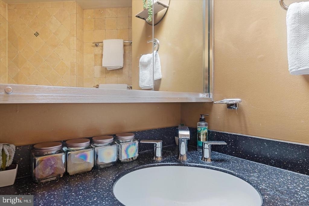 2415 I Street Nw - Photo 3