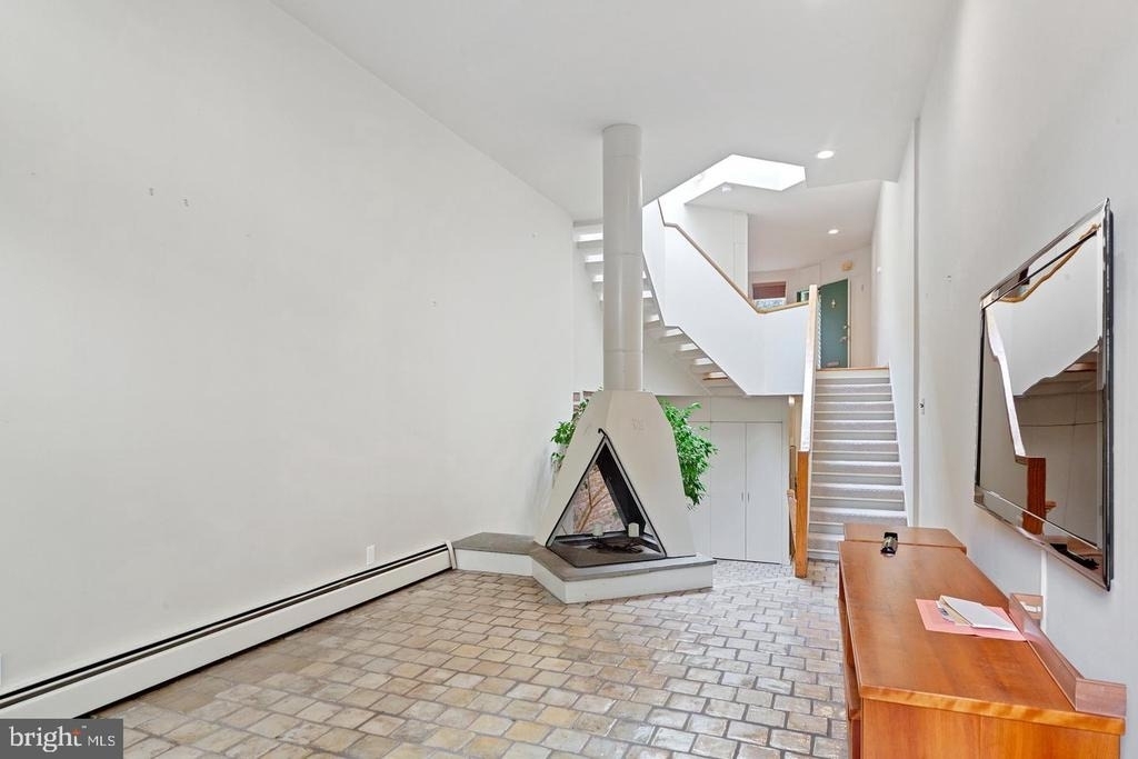 2415 I Street Nw - Photo 7
