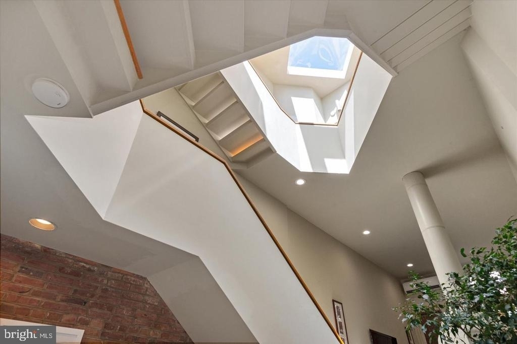 2415 I Street Nw - Photo 37