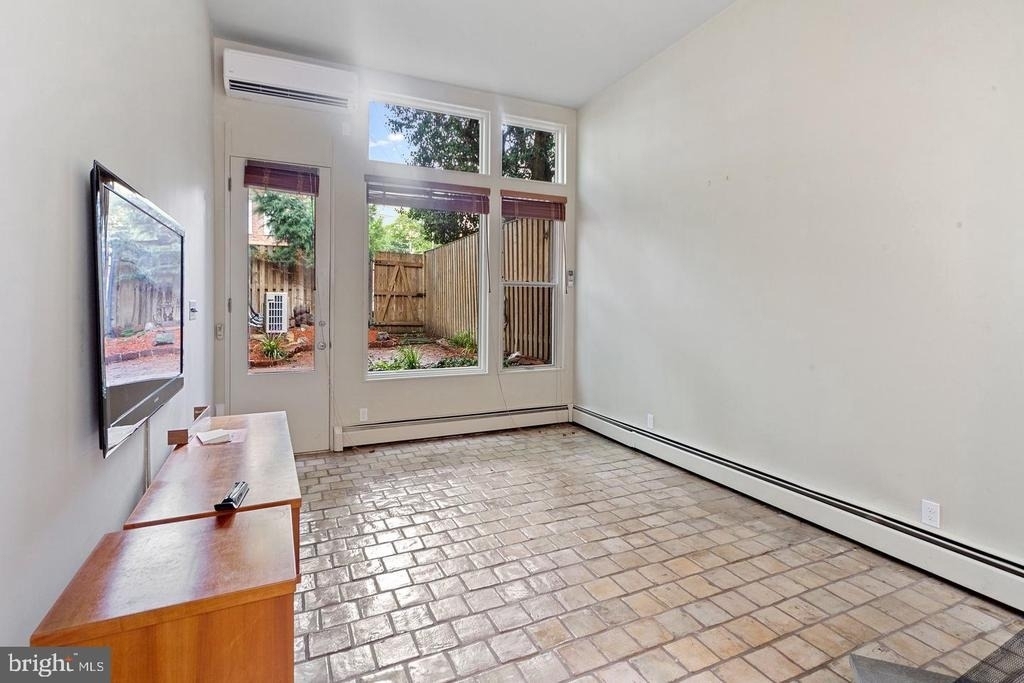 2415 I Street Nw - Photo 44