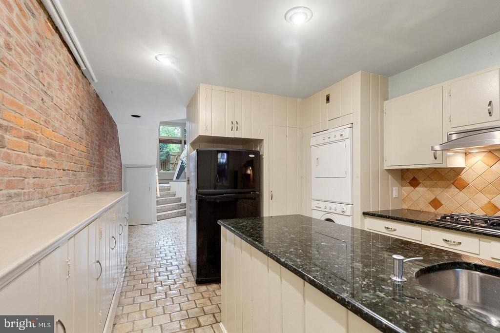 2415 I Street Nw - Photo 48