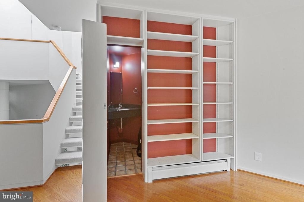 2415 I Street Nw - Photo 0