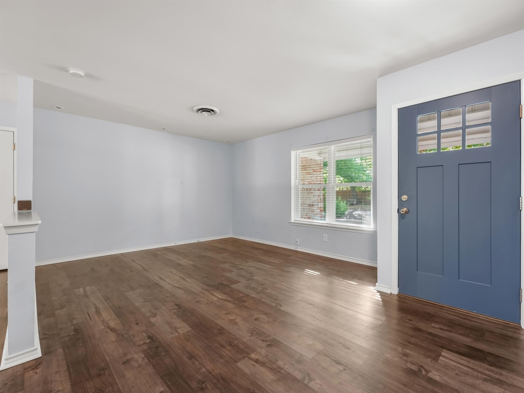 8010 Camden Dr - Photo 3