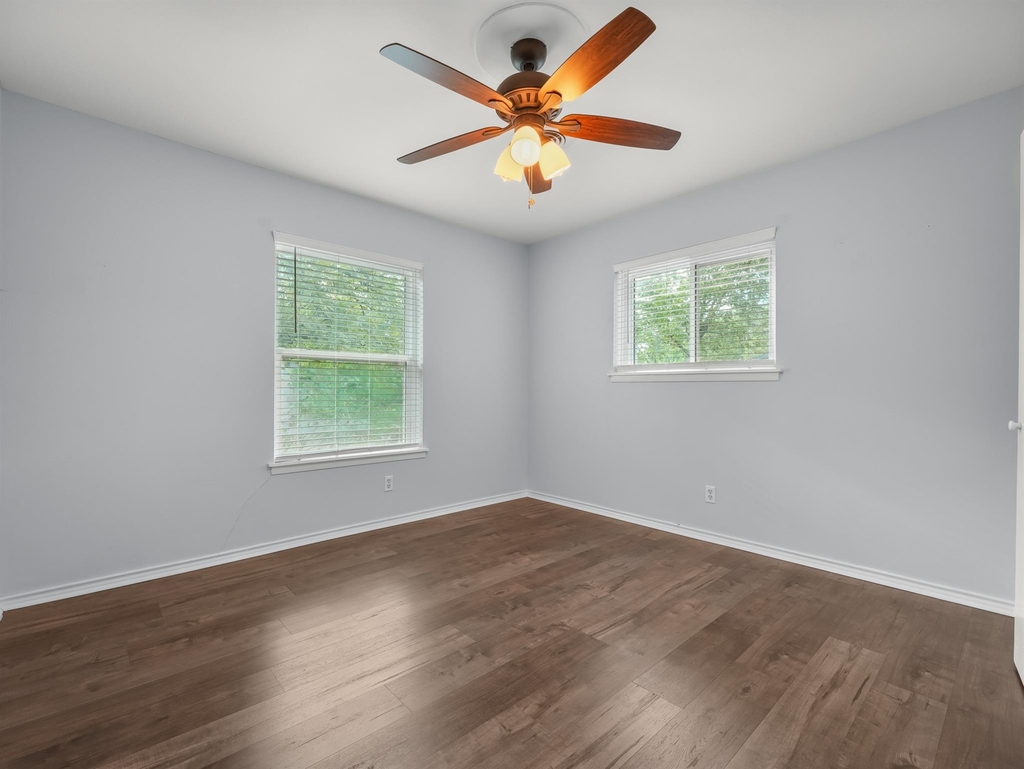 8010 Camden Dr - Photo 20
