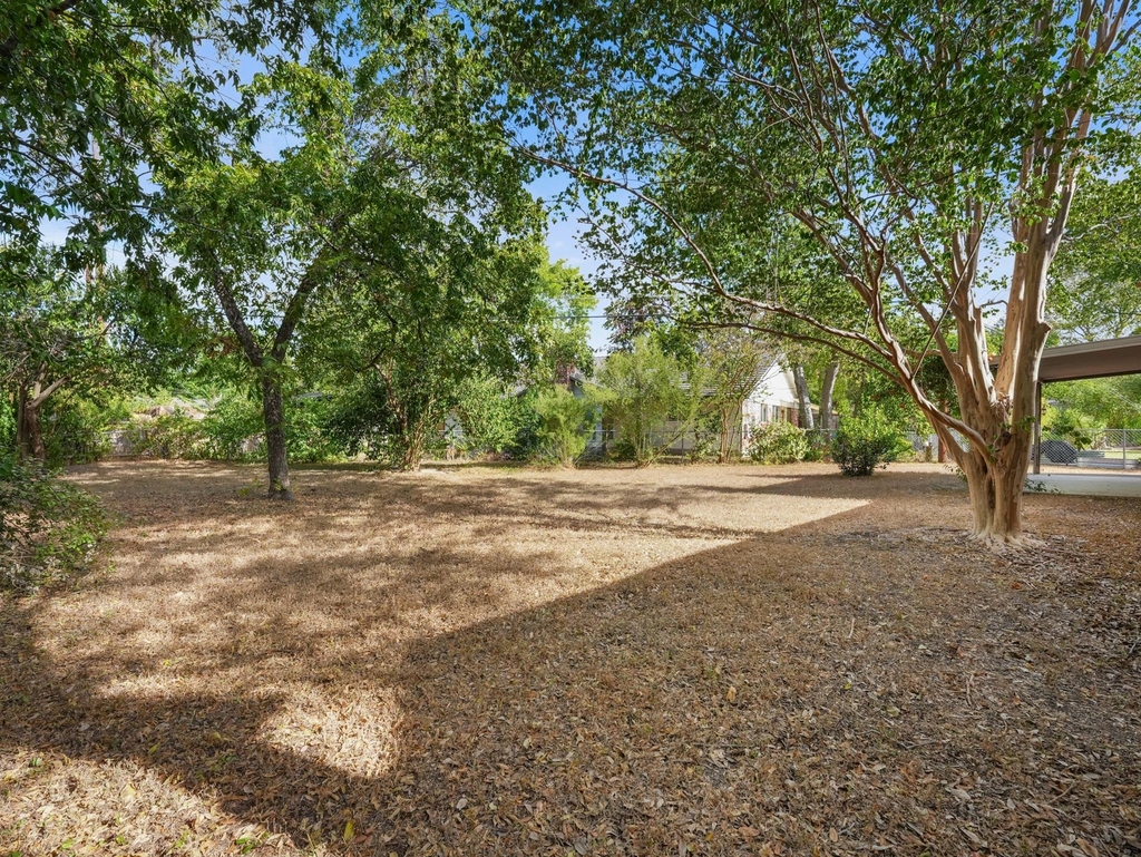 8010 Camden Dr - Photo 28