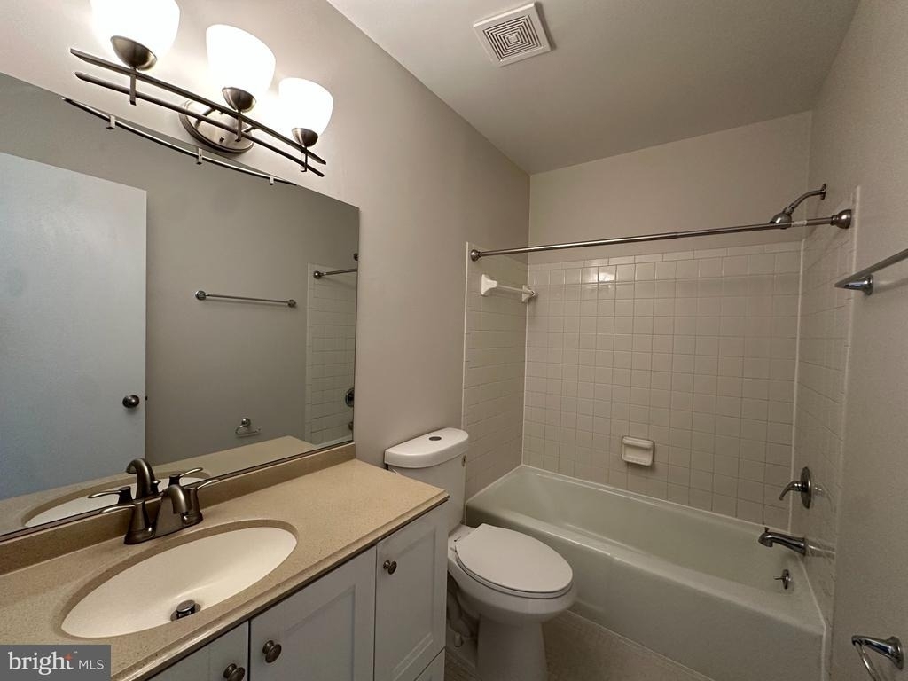 1818 Bryant Street Ne - Photo 7