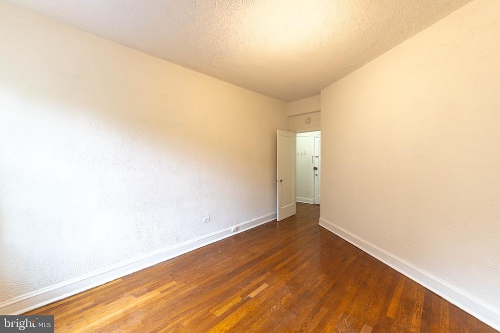 2032 Belmont Road Nw - Photo 18