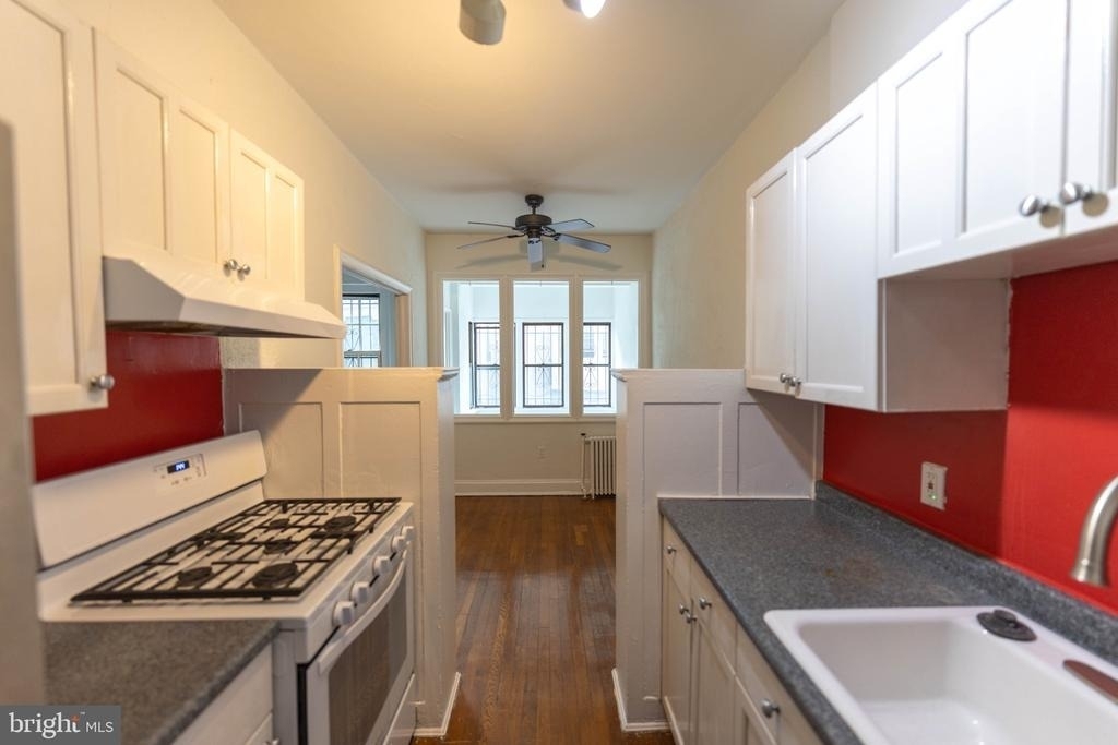 2032 Belmont Road Nw - Photo 2