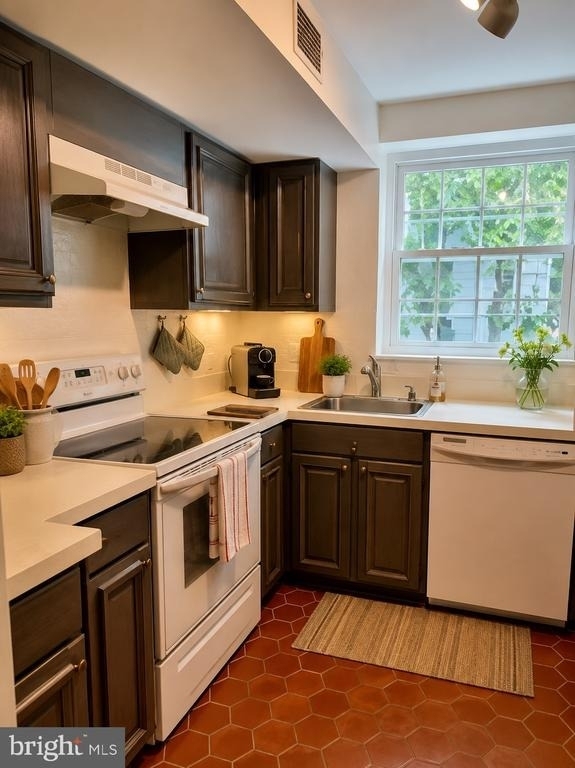 3801 Newark Street Nw - Photo 2