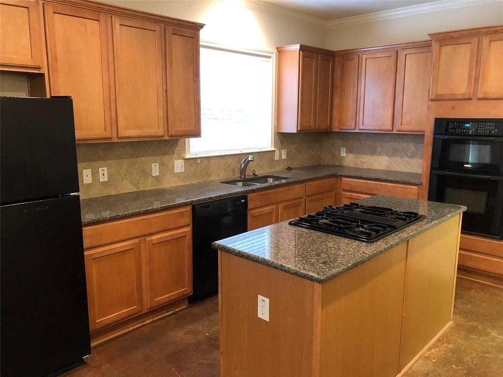 504 W North Loop Blvd - Photo 7