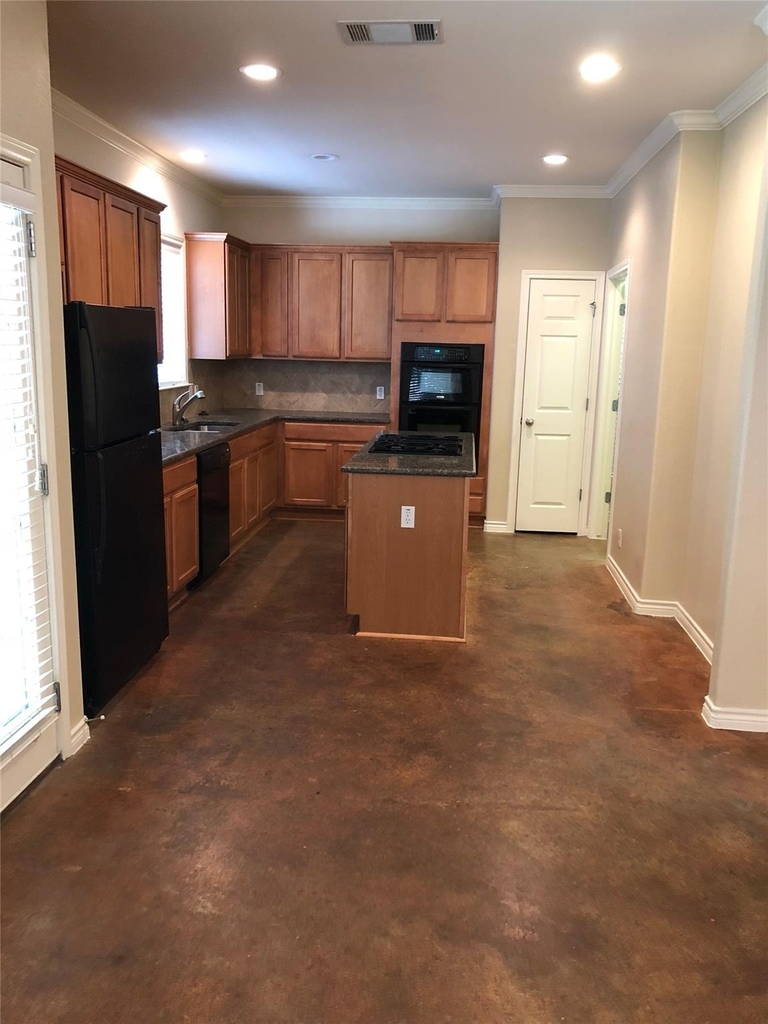 504 W North Loop Blvd - Photo 6