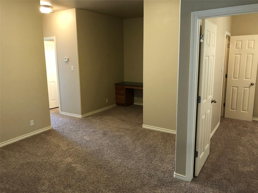 504 W North Loop Blvd - Photo 14