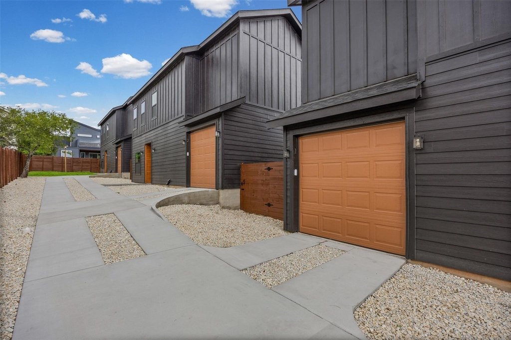 7310 Carver Ave - Photo 2