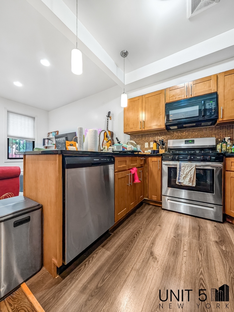 234 Boerum Street - Photo 4