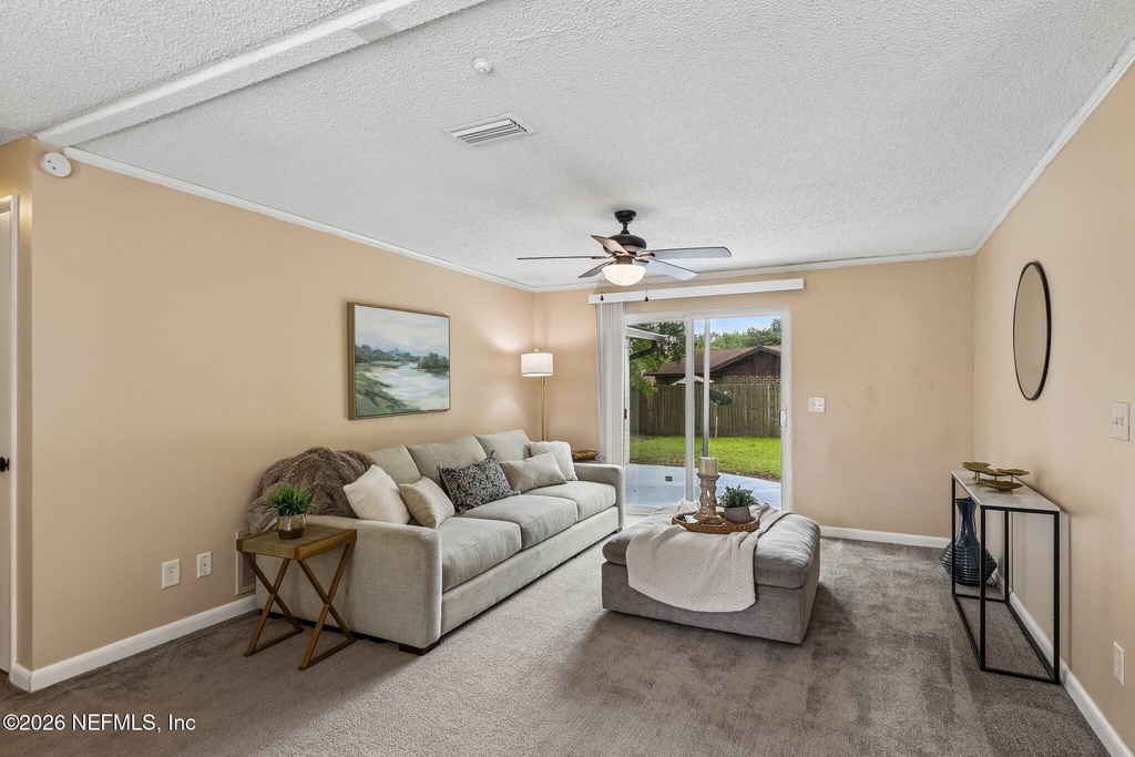 8364 Pointer Drive N - Photo 9