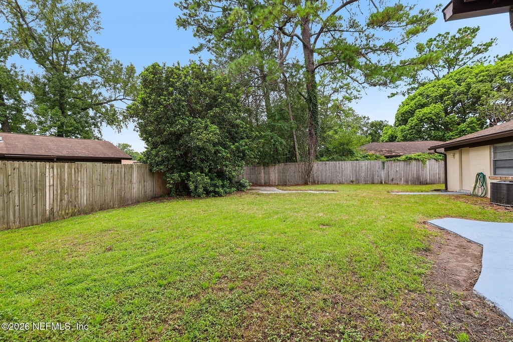 8364 Pointer Drive N - Photo 32