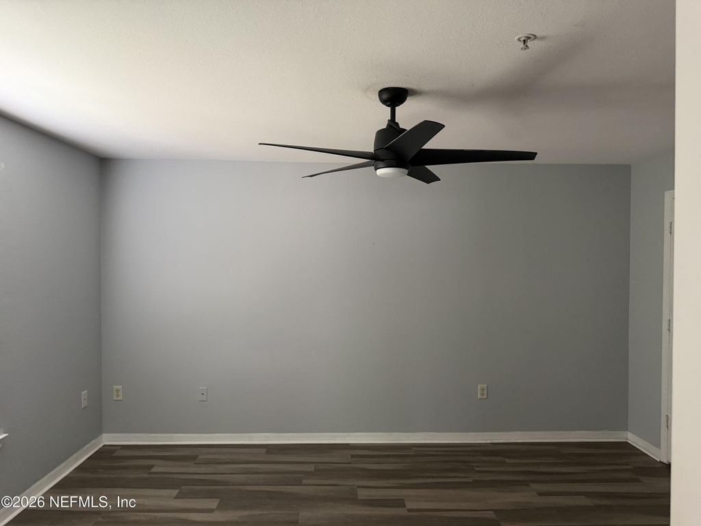 7800 Point Meadows Drive - Photo 10
