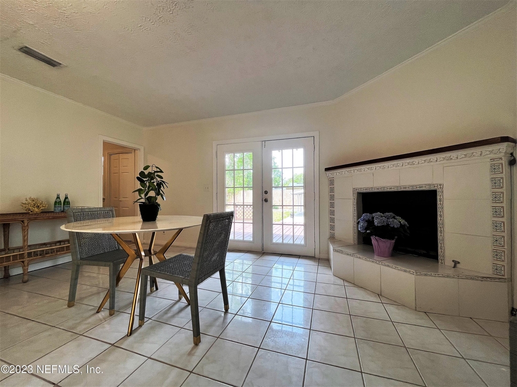 4233 Colonial Avenue - Photo 16