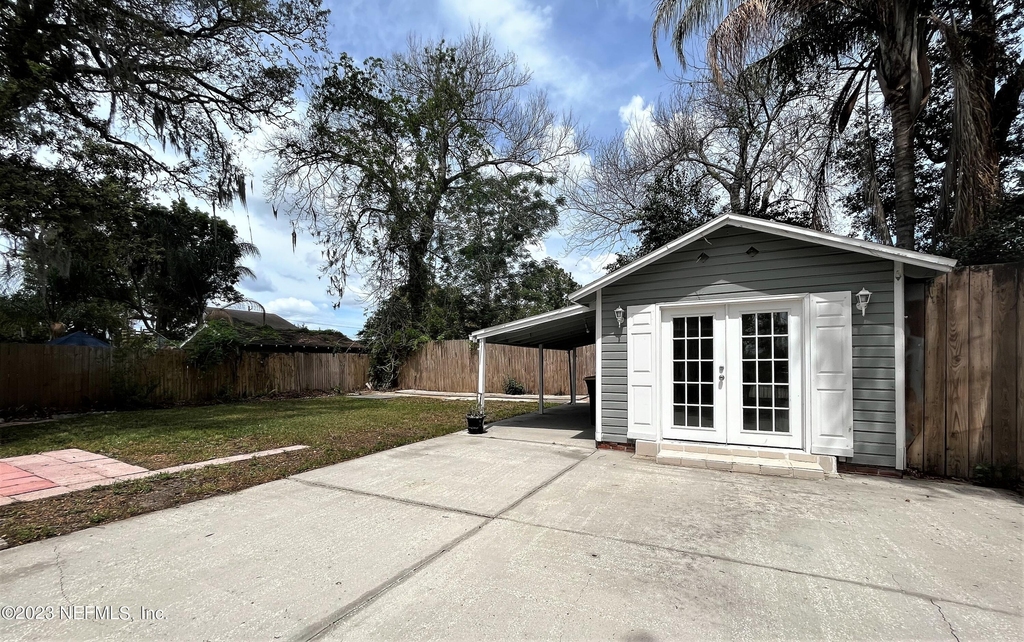 4233 Colonial Avenue - Photo 5