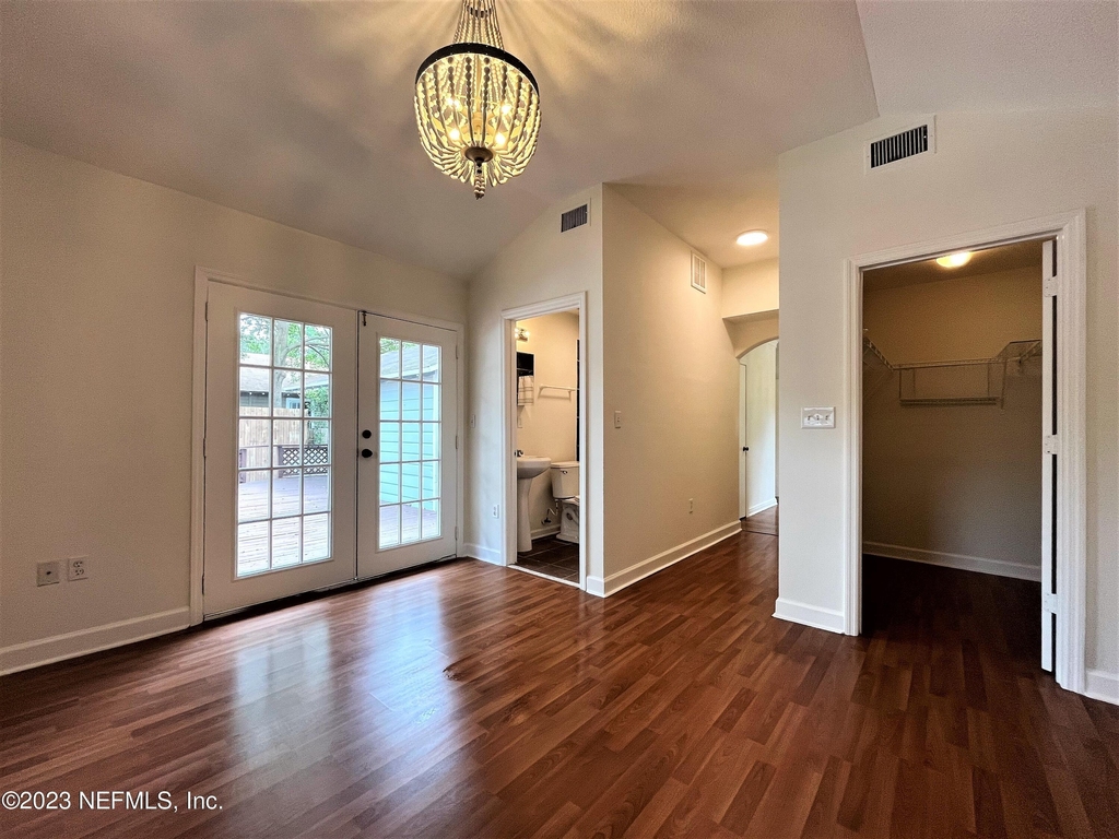 4233 Colonial Avenue - Photo 22