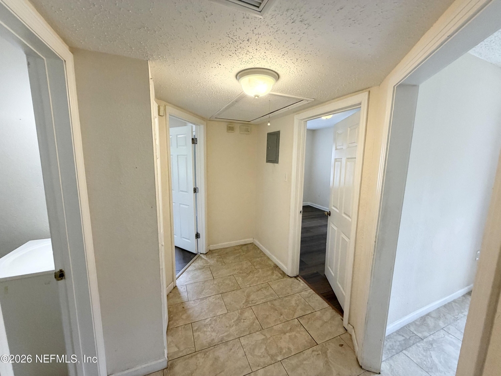2052 Navaho Avenue - Photo 5