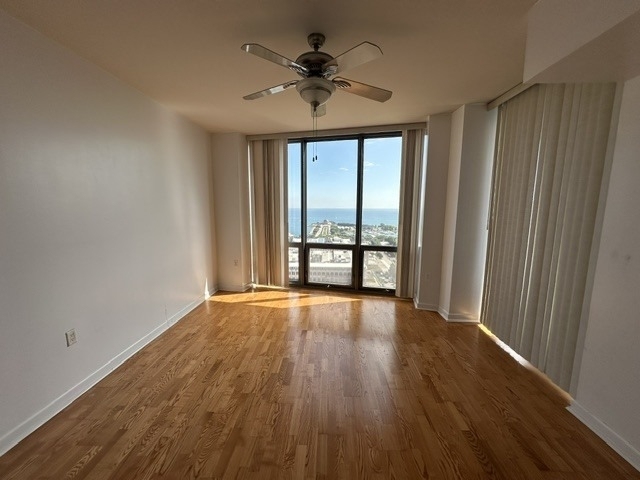 1235 S Prairie Avenue - Photo 2