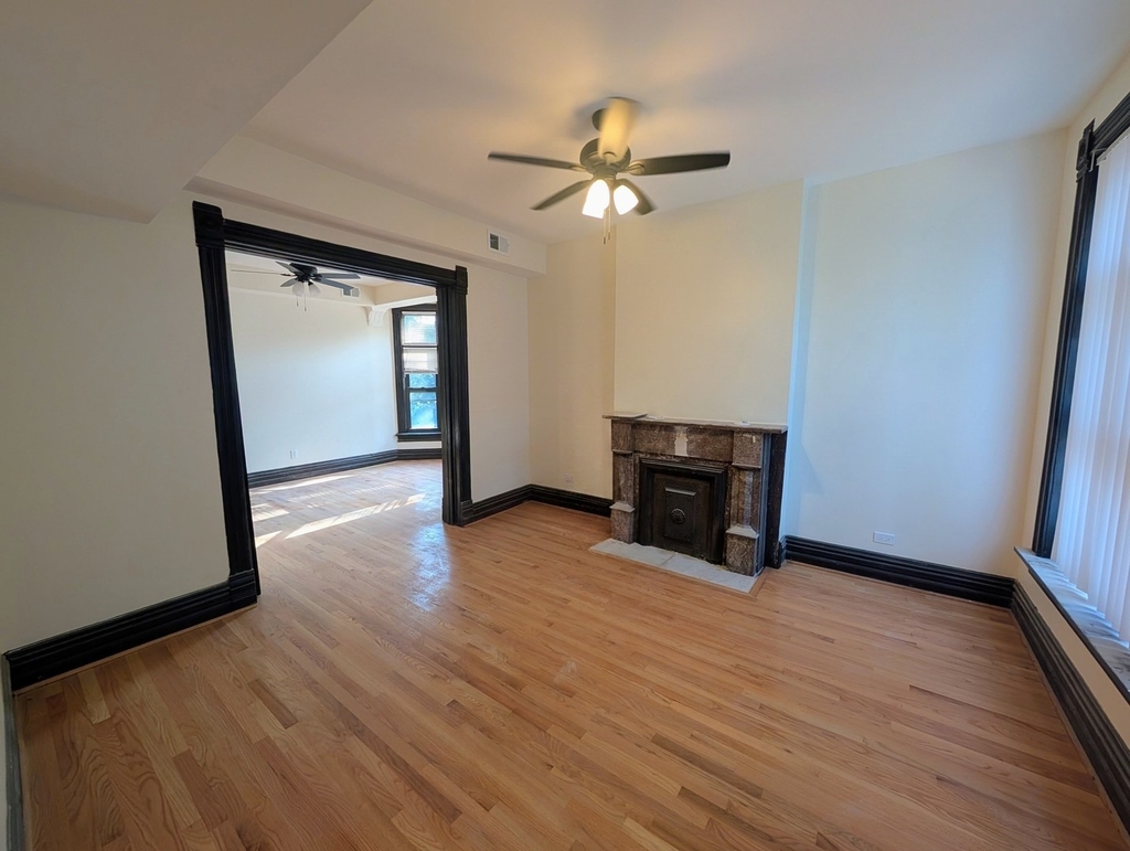 1481 W Erie Street - Photo 7
