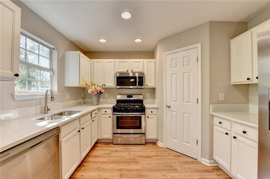 240 Springbottom Court - Photo 14