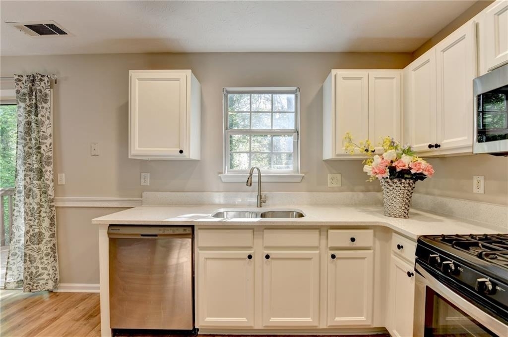 240 Springbottom Court - Photo 16