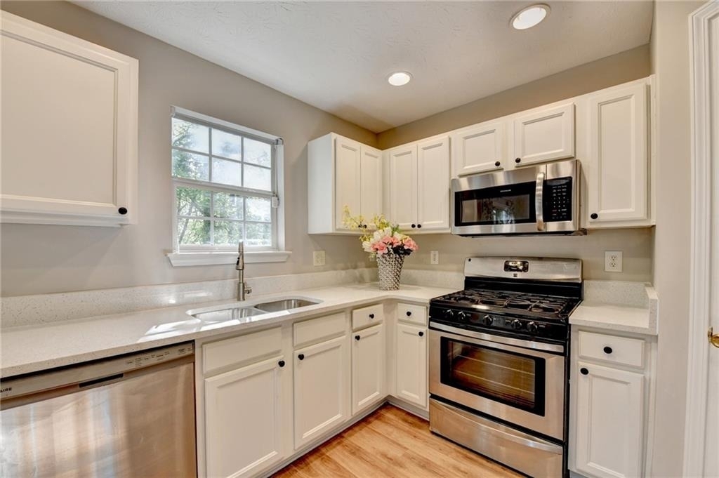 240 Springbottom Court - Photo 15