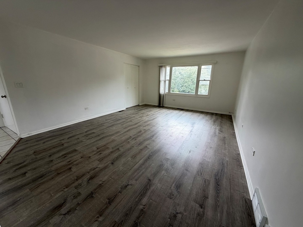 2513 Western Avenue - Photo 2