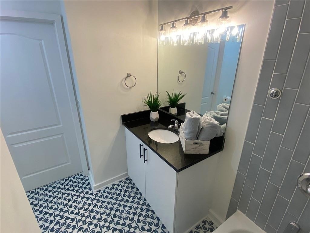 390 17th Street Nw - Photo 5
