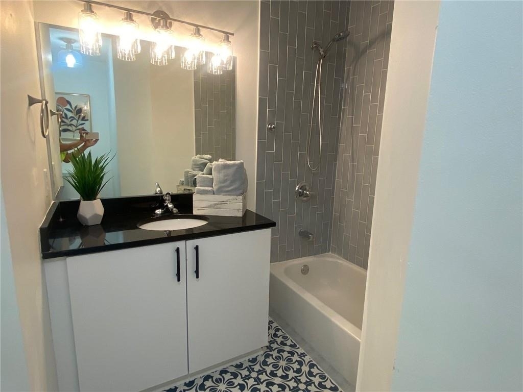 390 17th Street Nw - Photo 8