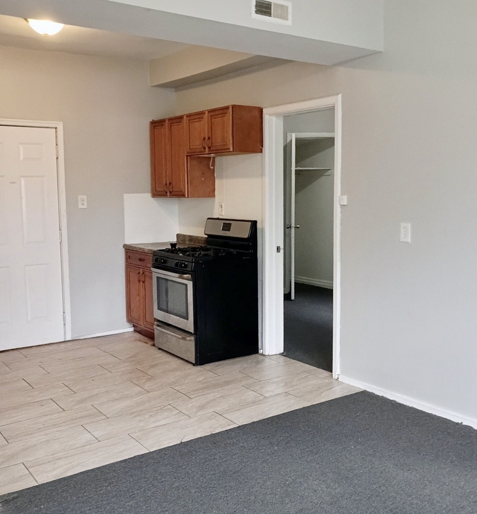 2531 N Tripp Avenue - Photo 2