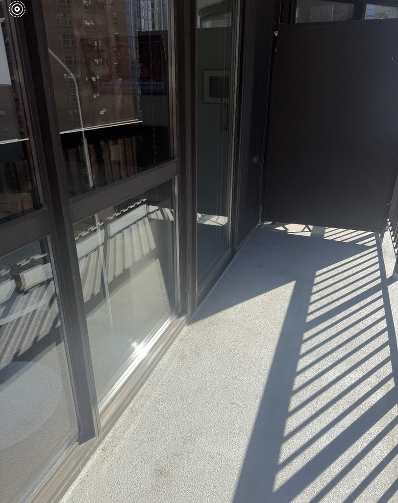 33 W Delaware Place - Photo 11