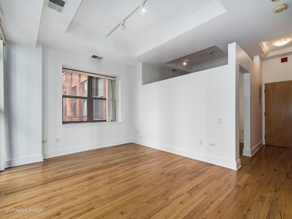 212 W Washington Street - Photo 8