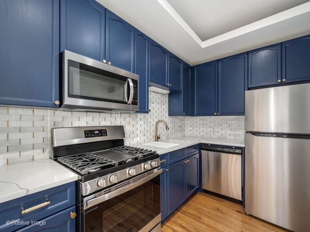 212 W Washington Street - Photo 10