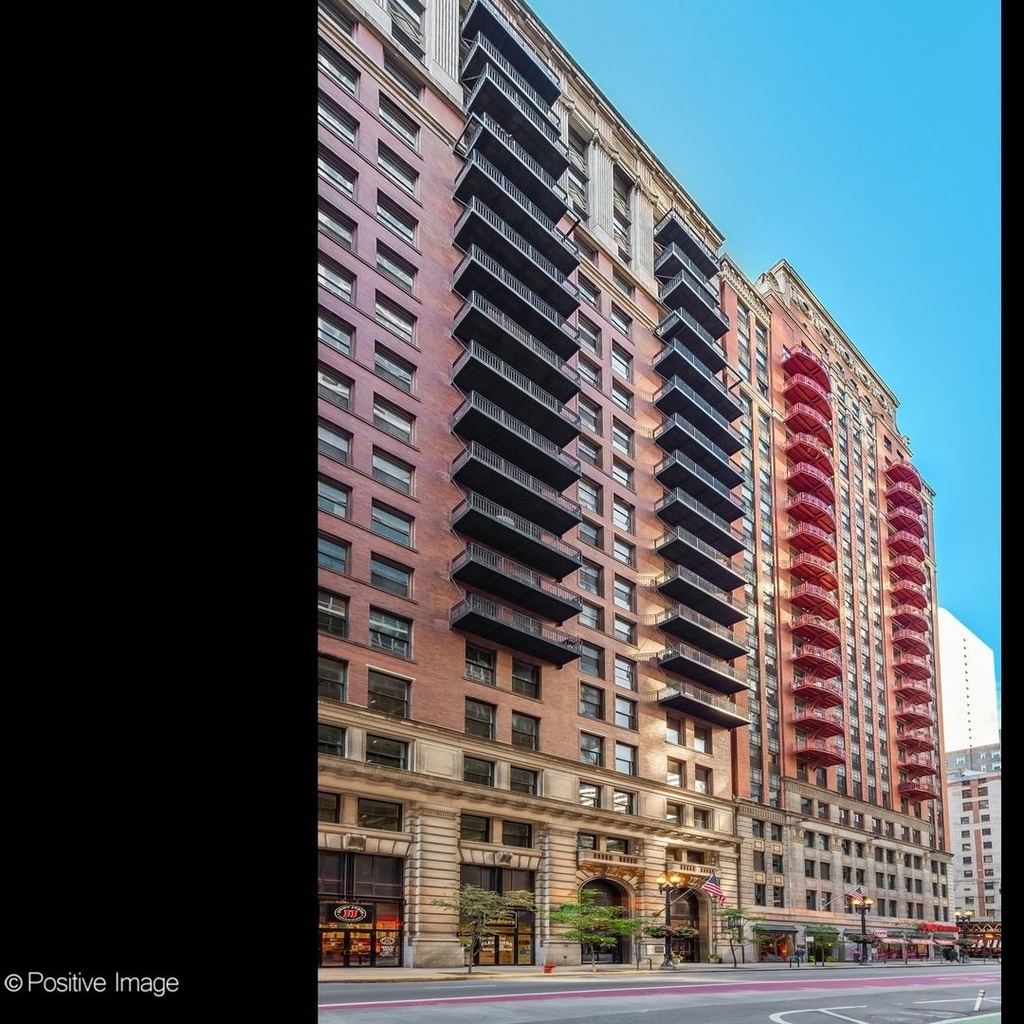 212 W Washington Street - Photo 1