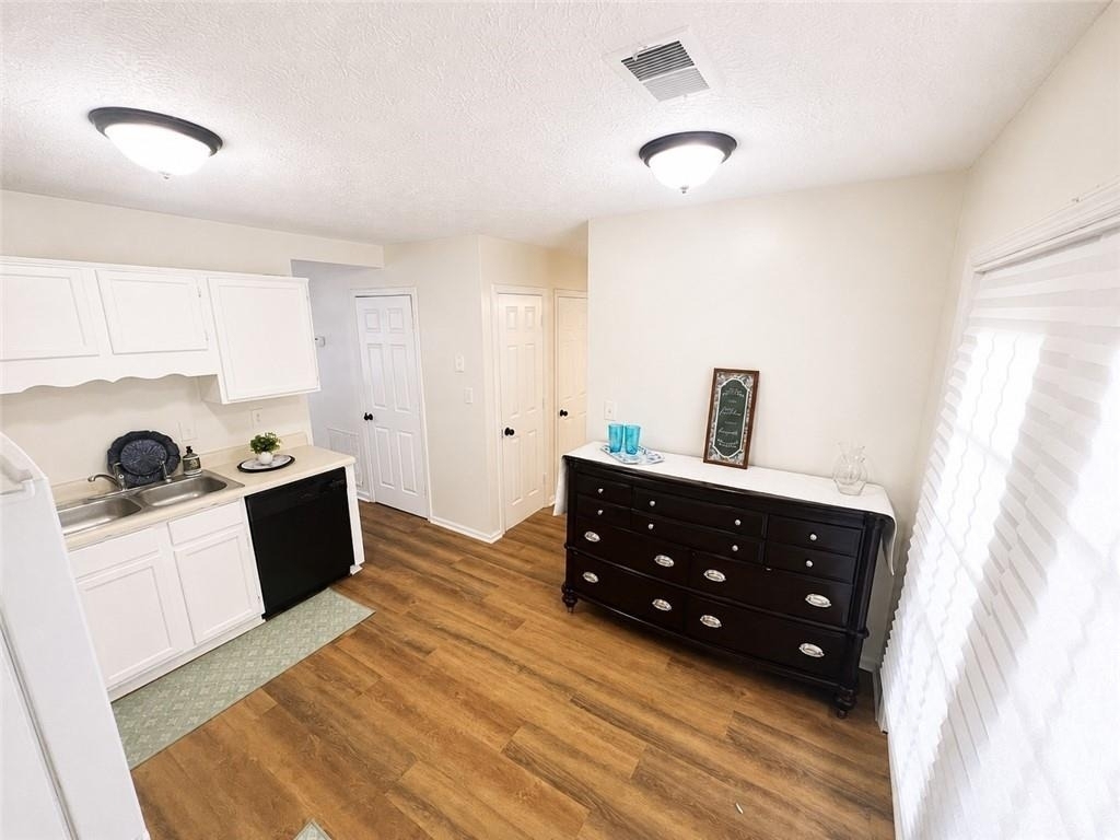 6979 Ling Lane - Photo 1