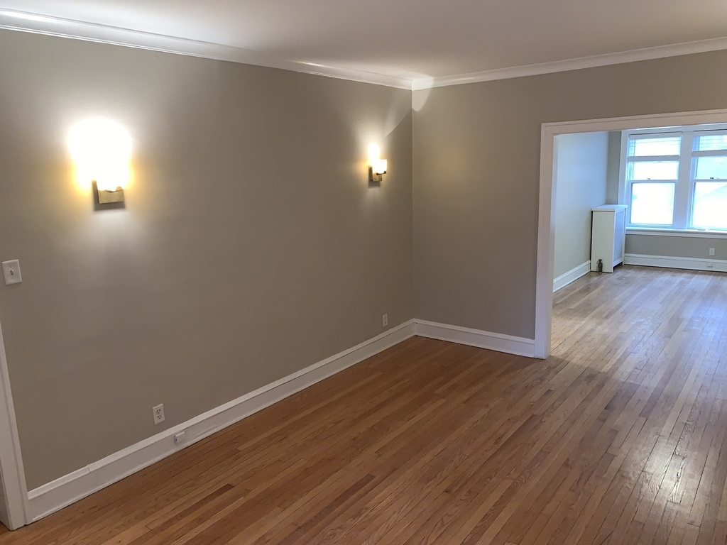 2046 W Farragut Avenue - Photo 3