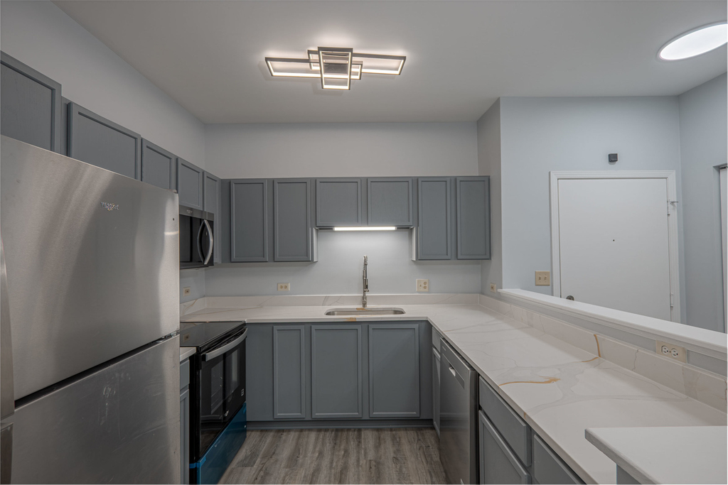 801 N Mclean Boulevard - Photo 2