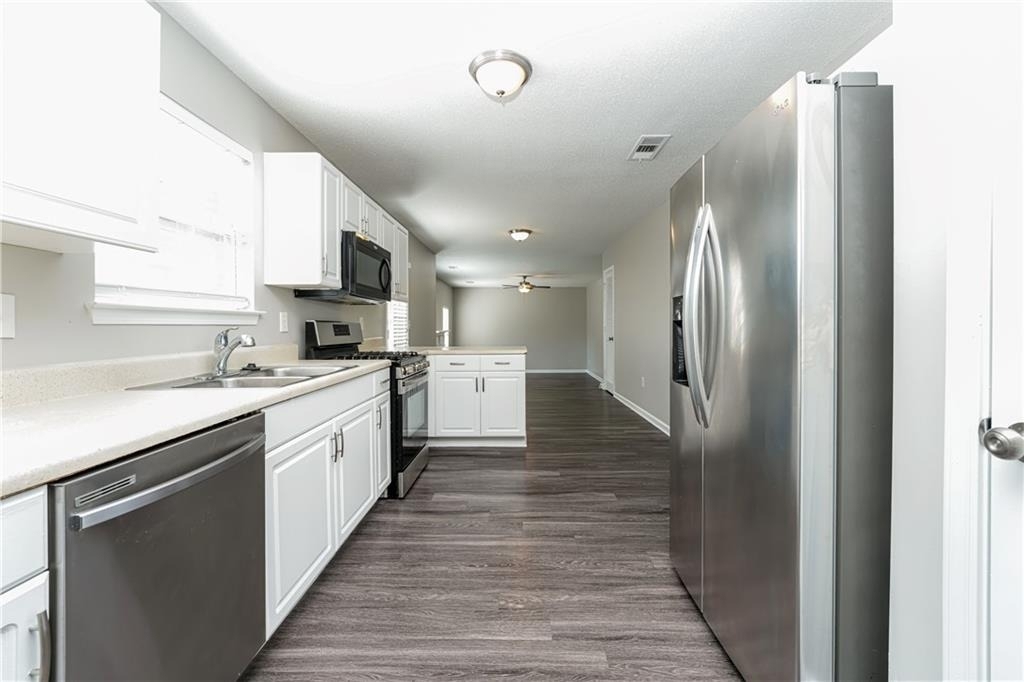 2575 Captains Row - Photo 2