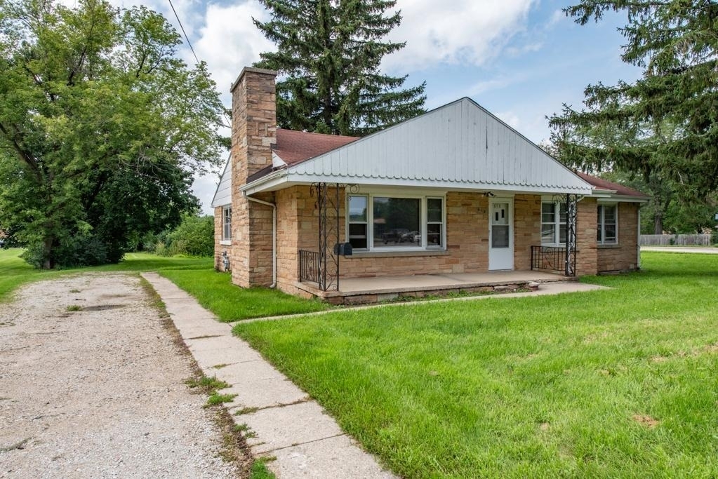 618 N Oplaine Road - Photo 0