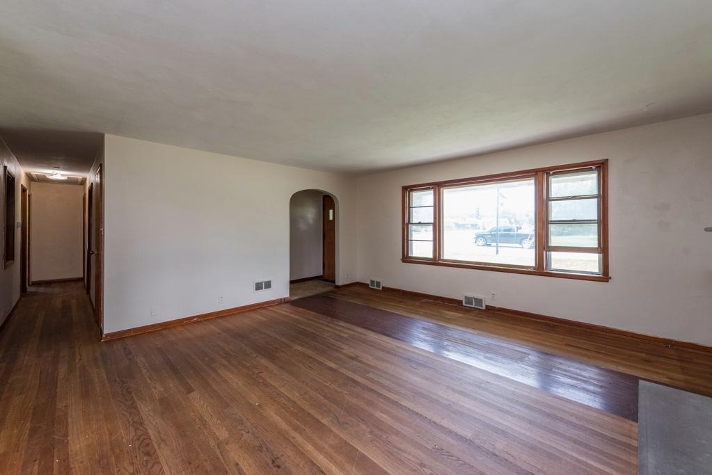 618 N Oplaine Road - Photo 3