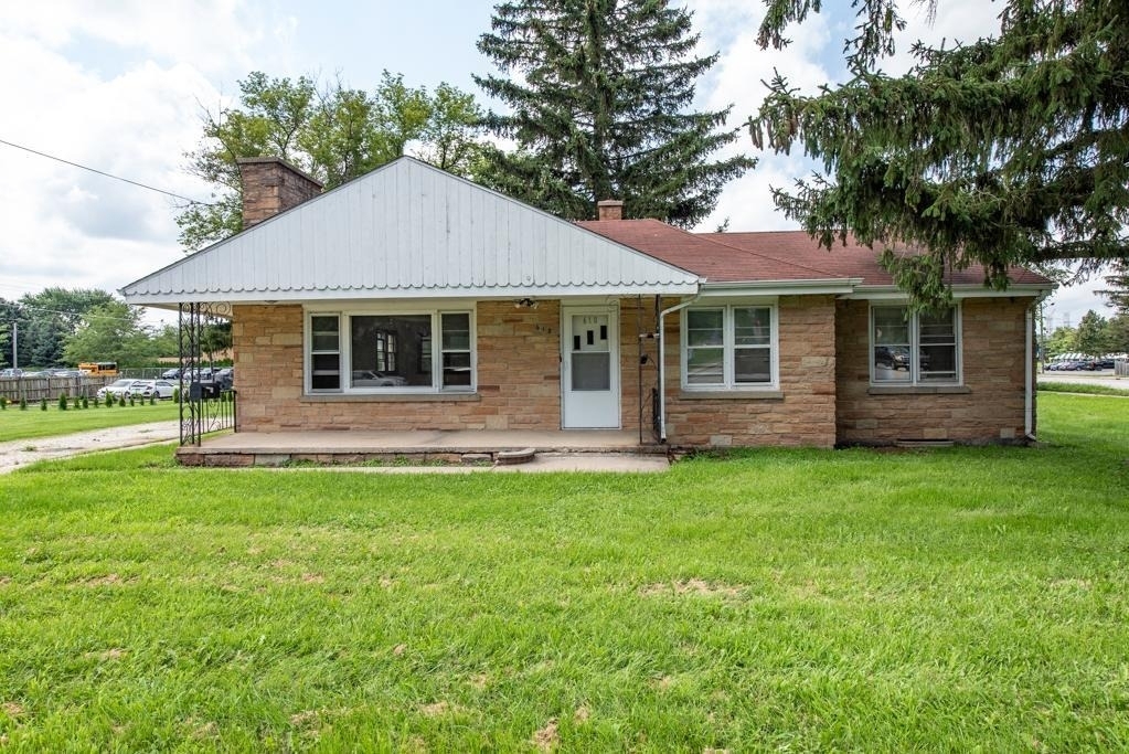 618 N Oplaine Road - Photo 1