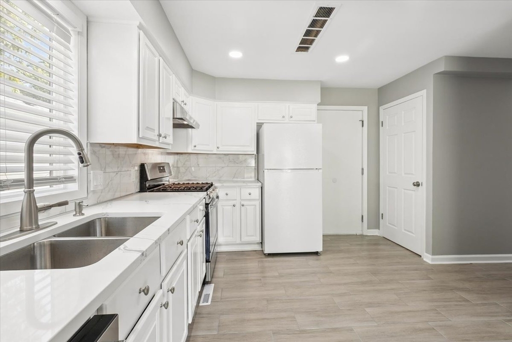 322 Maple Lane - Photo 11