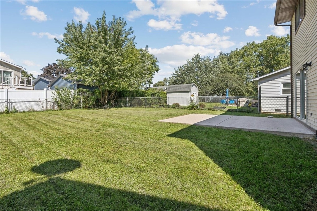 322 Maple Lane - Photo 2