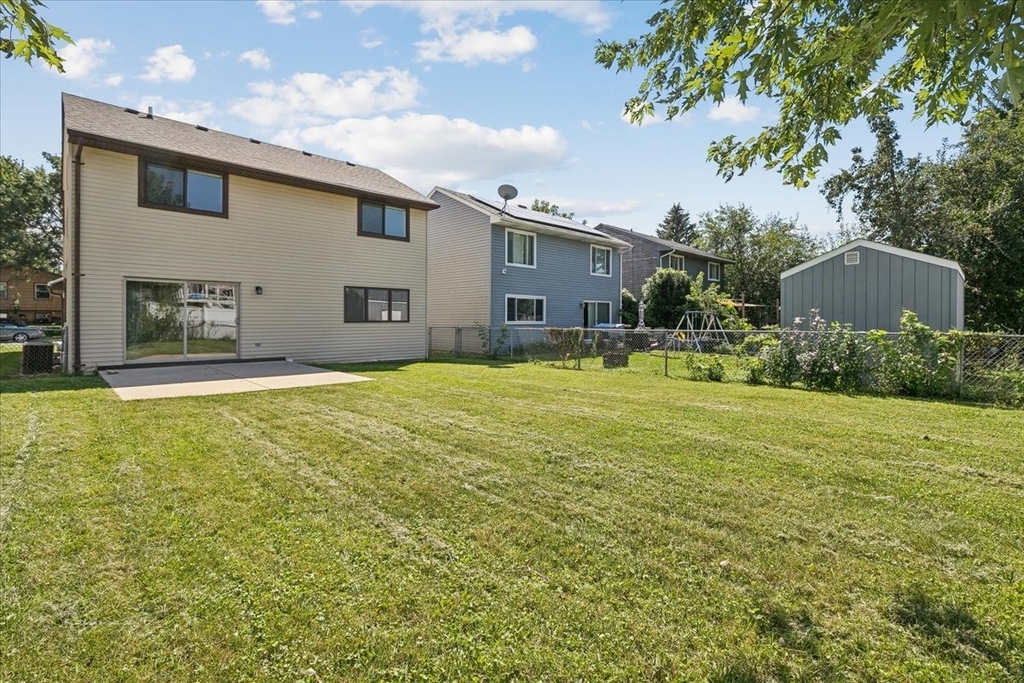 322 Maple Lane - Photo 1