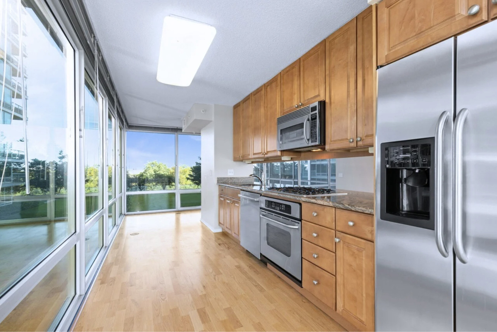 9715 Woods Drive - Photo 14